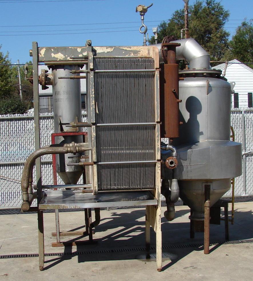 ***SOLD***This is a 2,050 lb/hr APV 1 effect Finisher Evaporator.  Type P-E, Serial number 1340.  It employs a forced circulation rising-falling film principle of evaporation.  This unit includes the evaporator frame with 16 each type 316 stainless steel plate units (65 plates total), one type 316 stainless steel 30.5